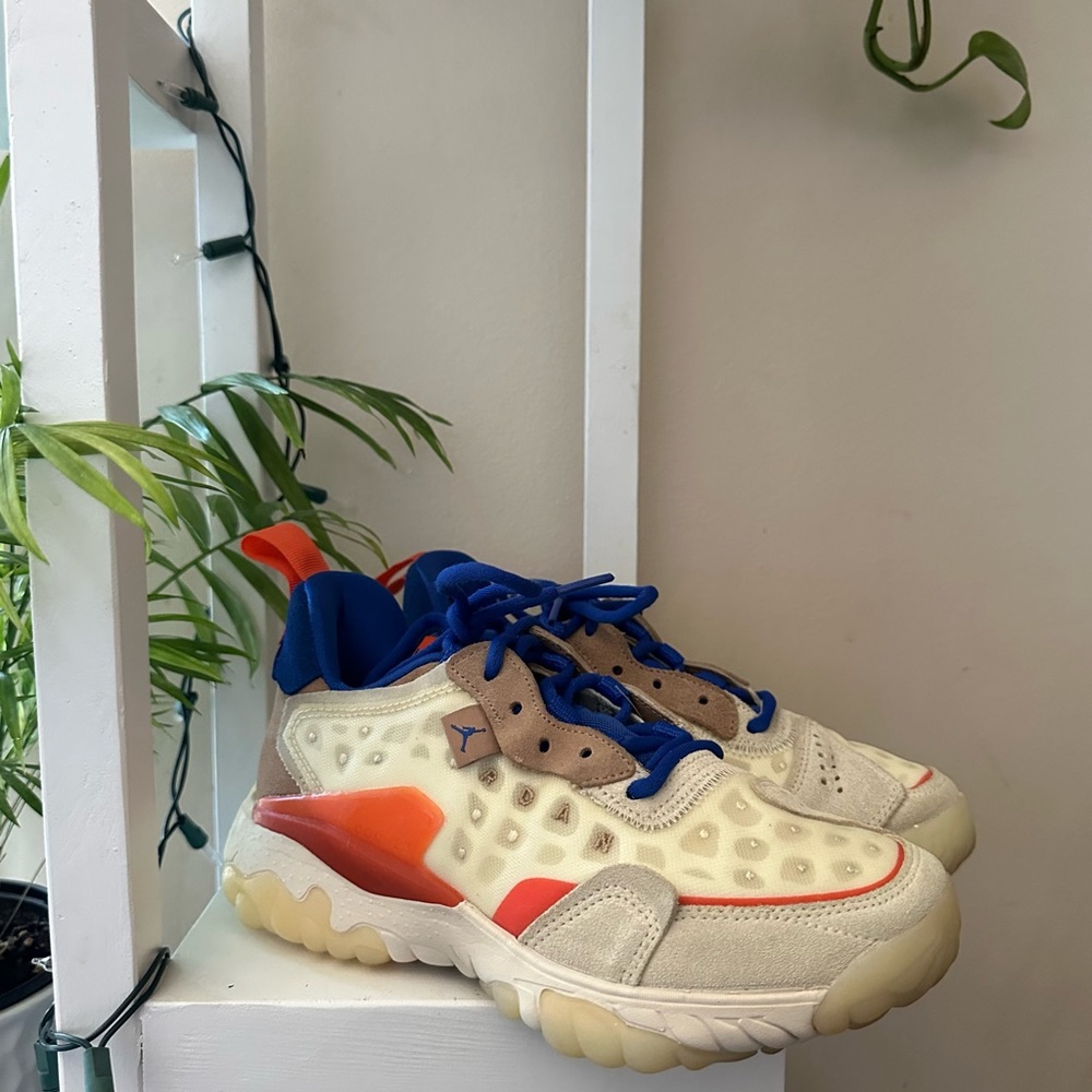Air Jordan Delta 2 Hyper Royal Orange
